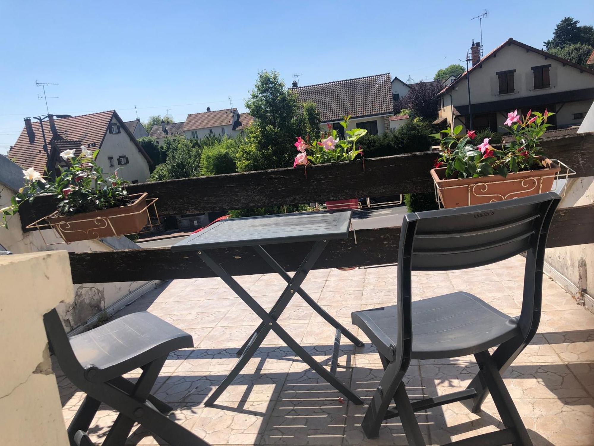 Chelles - Paris - Disneyland Marne La Vallee Exteriör bild
